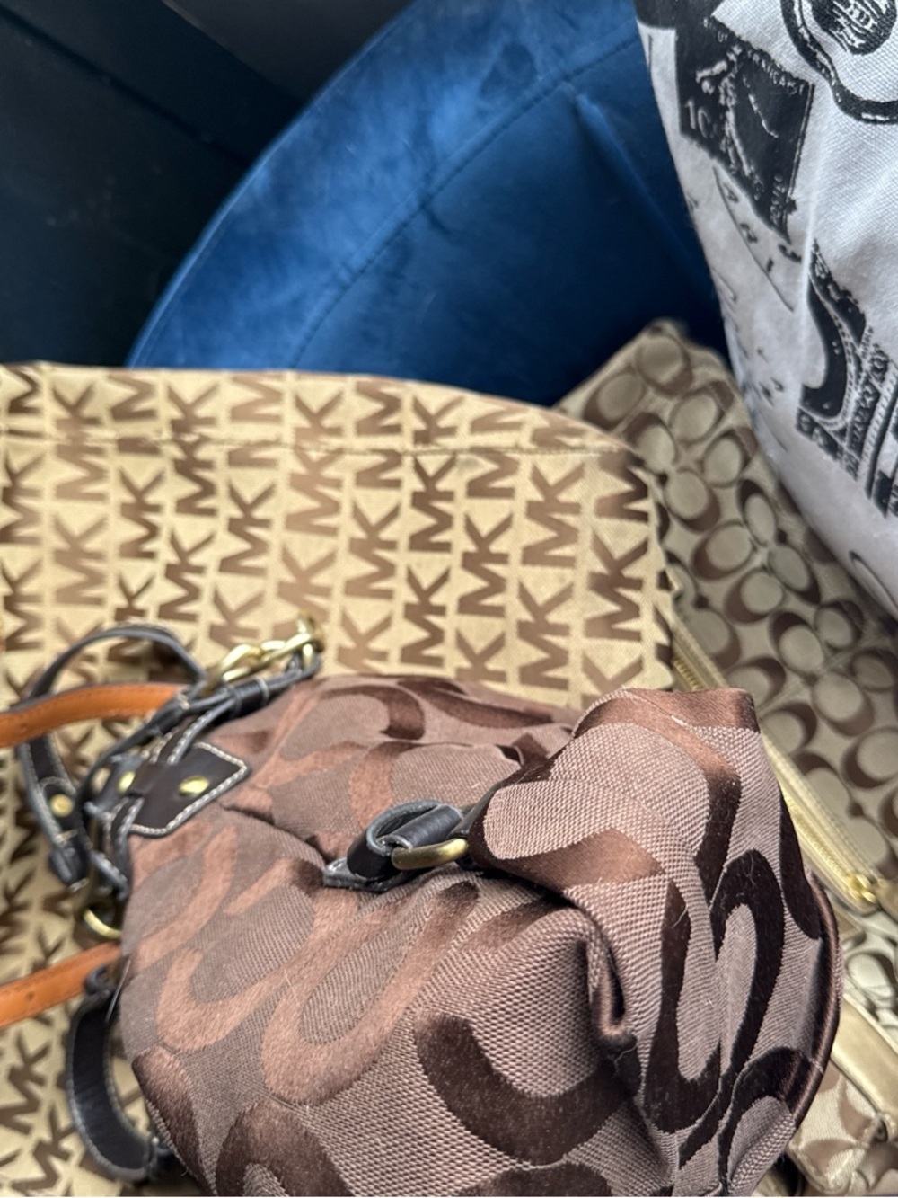 Coach Brown Signature Canvas Shoulder Bag with Gold Hardware - Picture 2 of 7